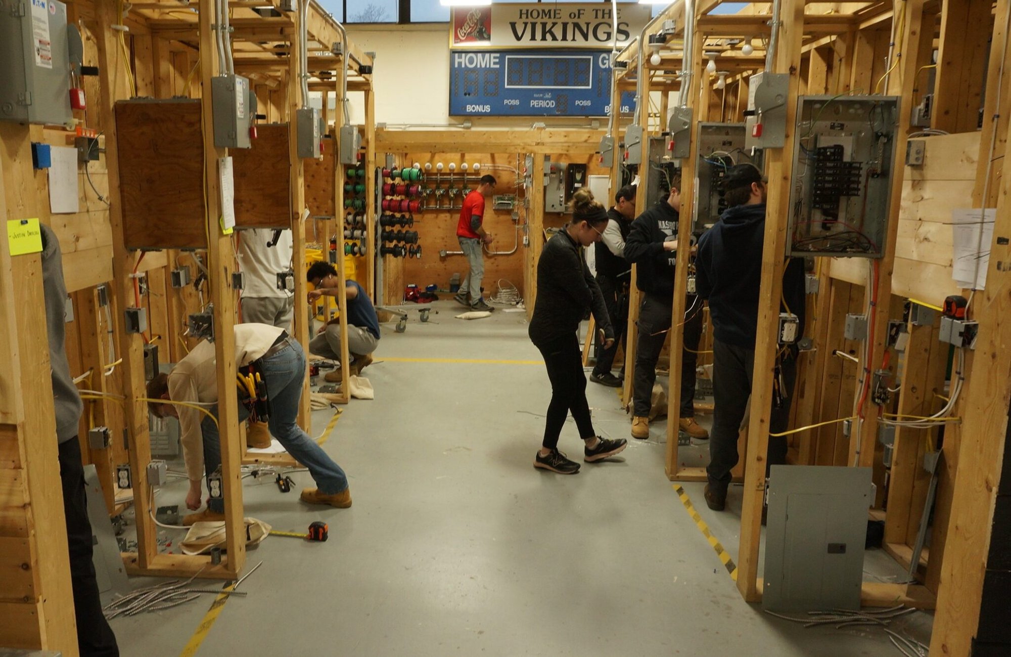 Group-EL-R6-Coh2-4.2.2448-scaled